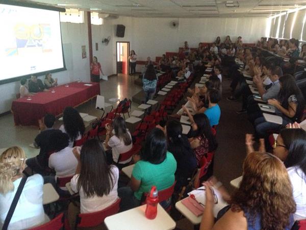 ABEn-DF na Semana Basileira de Enfermagem do IESB - 13/05 Manhã - Diretora Daniela Martins e Comitê Estudantil